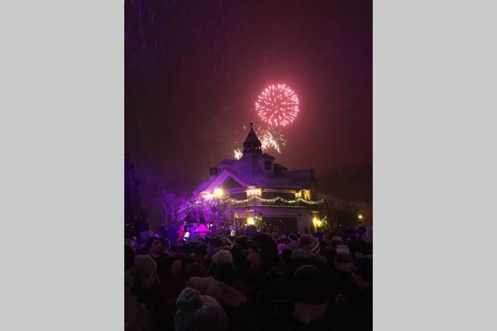 Appartamento The Mountainside By Escapades Tremblant Mont-Tremblant Esterno foto
